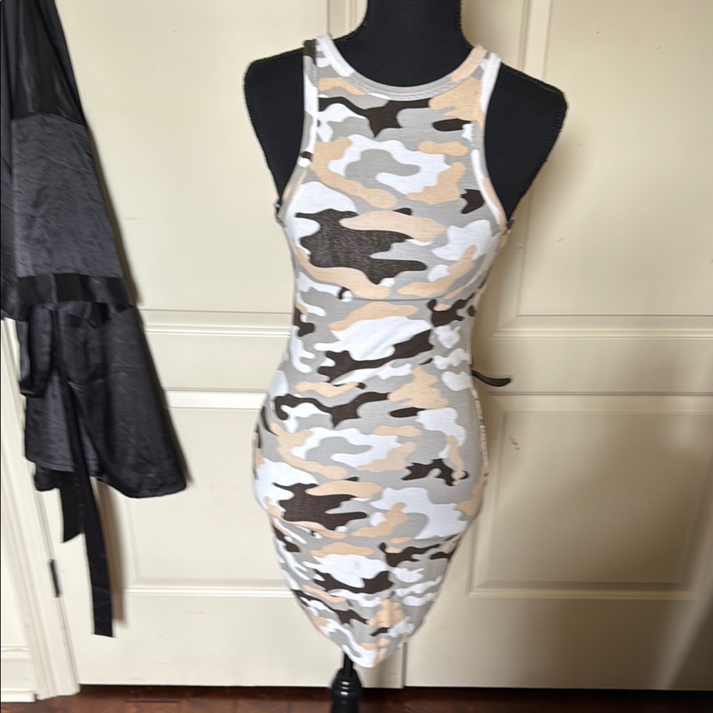 Camouflage Sleeveless Dress - Picture 3 of 3